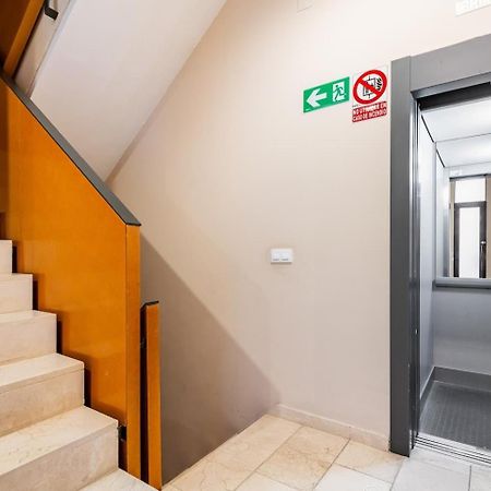 סביליה Komodo Sierpes: Bright & Classy Central Apartment מראה חיצוני תמונה