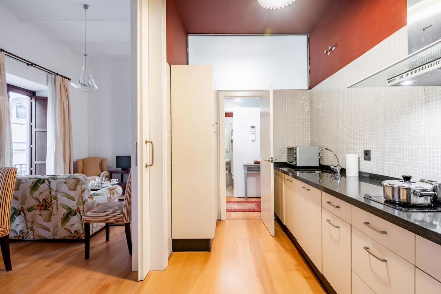 סביליה Komodo Sierpes: Bright & Classy Central Apartment מראה חיצוני תמונה