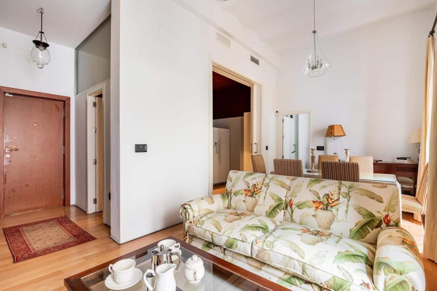 סביליה Komodo Sierpes: Bright & Classy Central Apartment מראה חיצוני תמונה