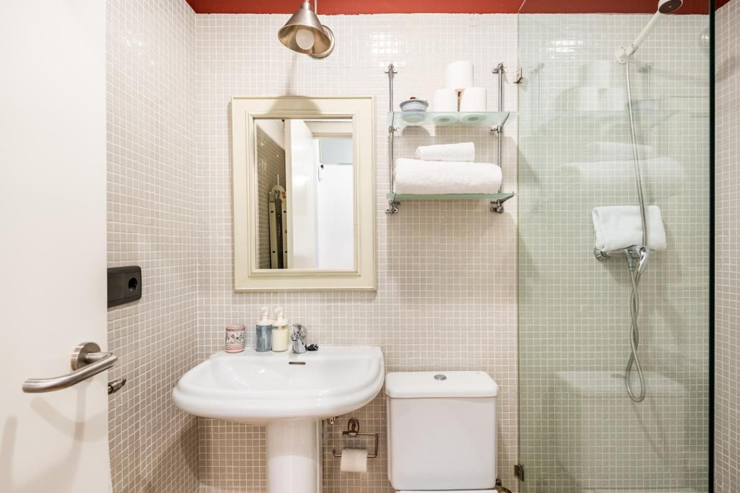 סביליה Komodo Sierpes: Bright & Classy Central Apartment מראה חיצוני תמונה