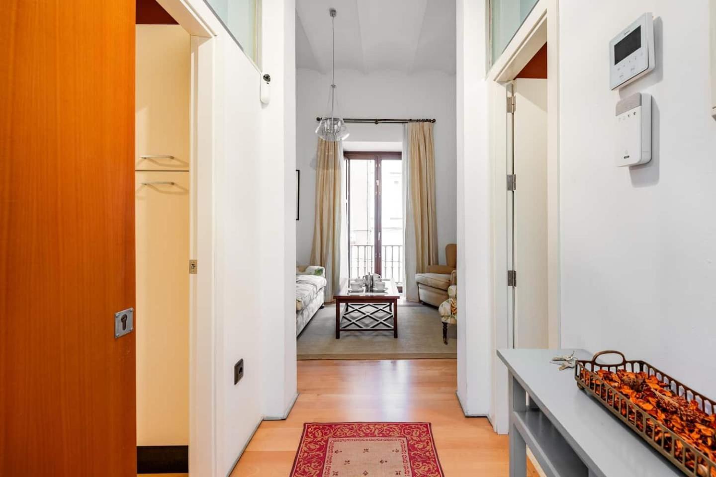 סביליה Komodo Sierpes: Bright & Classy Central Apartment מראה חיצוני תמונה