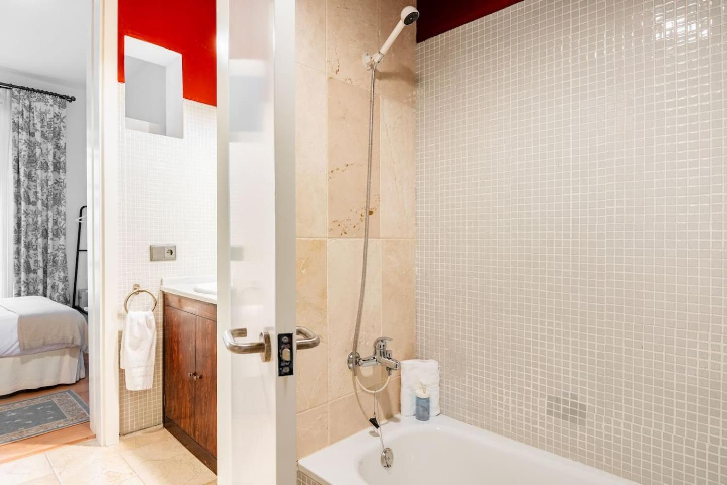 סביליה Komodo Sierpes: Bright & Classy Central Apartment מראה חיצוני תמונה
