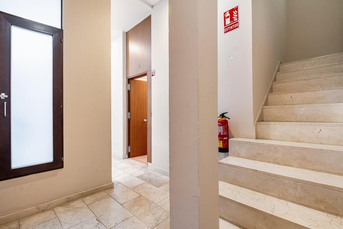 סביליה Komodo Sierpes: Bright & Classy Central Apartment מראה חיצוני תמונה