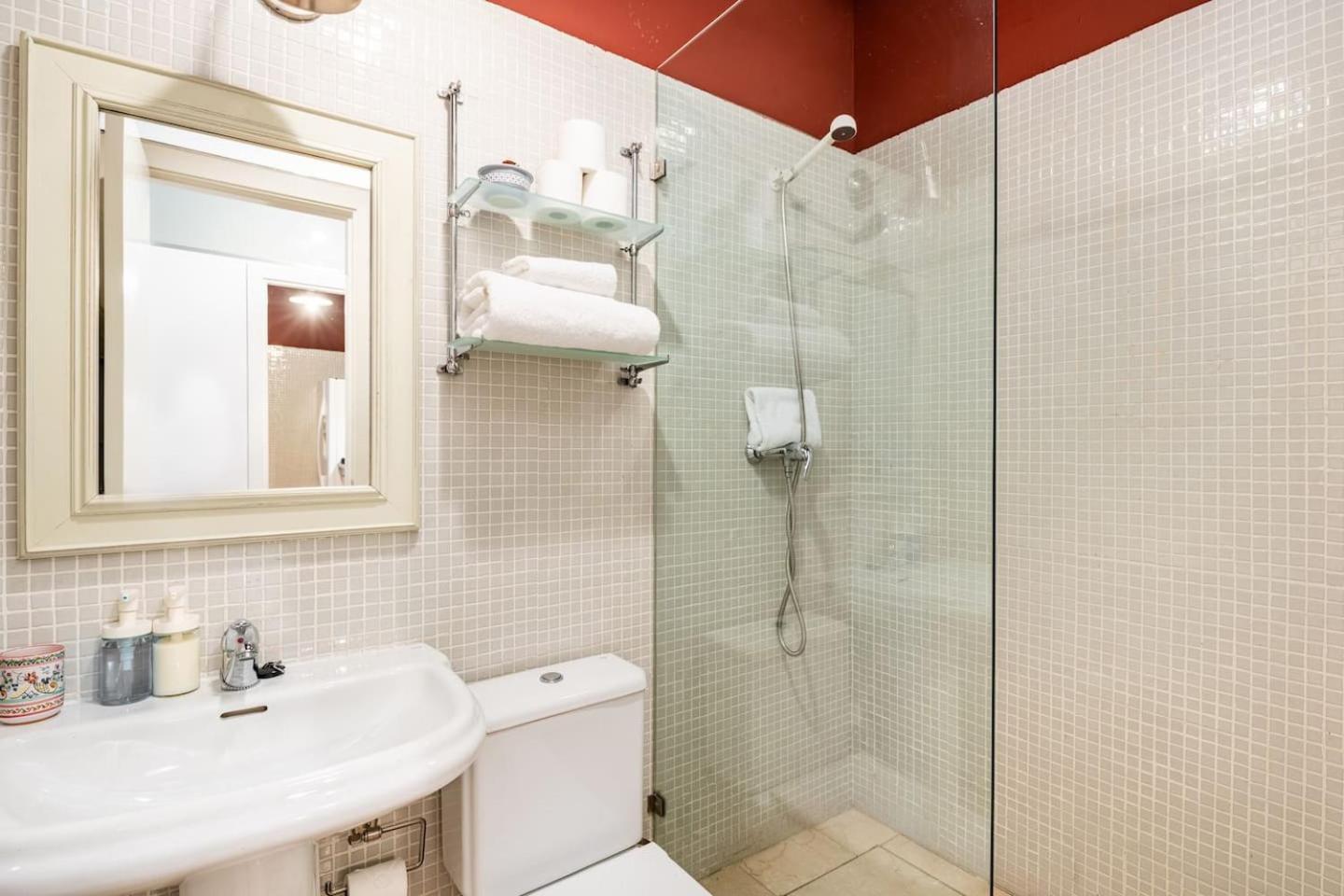 סביליה Komodo Sierpes: Bright & Classy Central Apartment מראה חיצוני תמונה